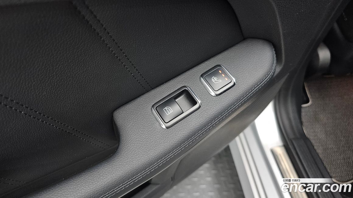 Mercedes-Benz E-Class 2011