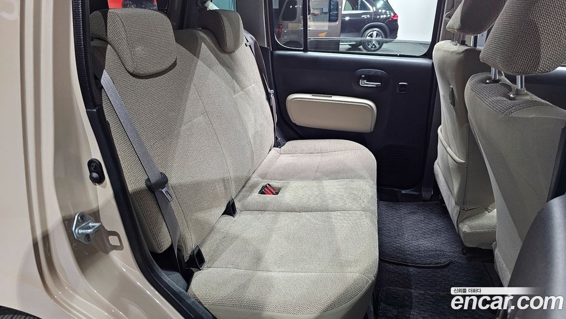 Daihatsu Mira 2011