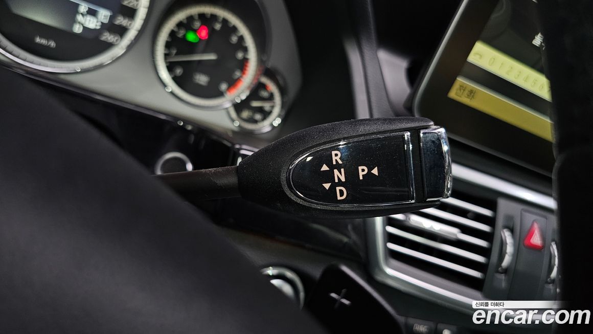 Mercedes-Benz E-Class 2011