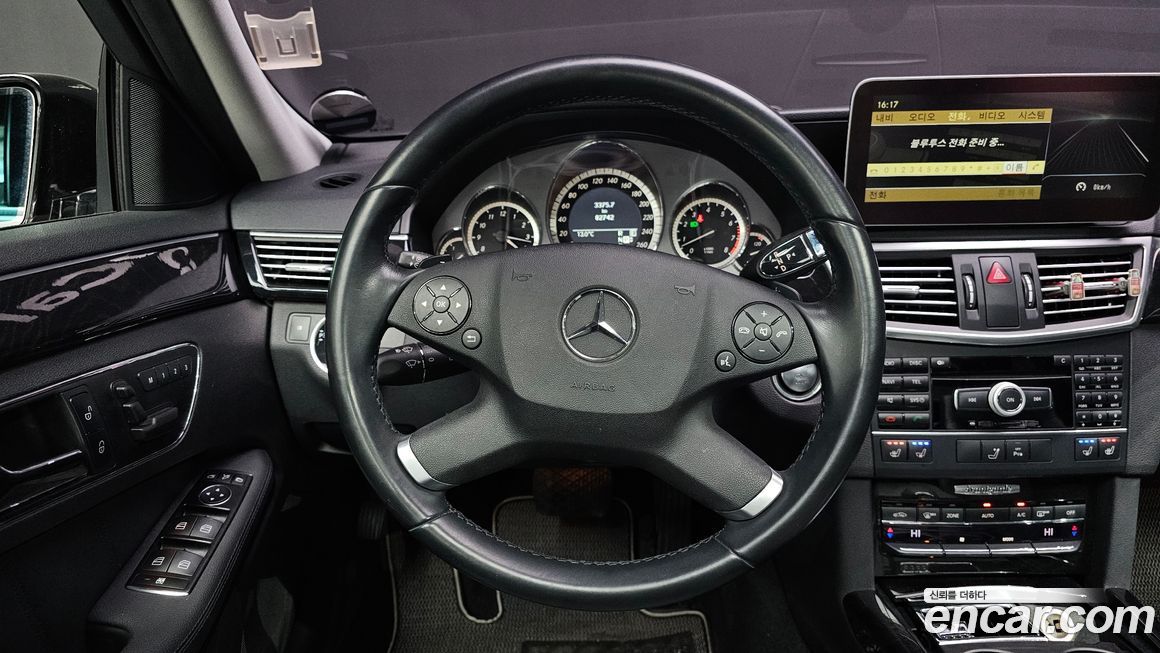 Mercedes-Benz E-Class 2011