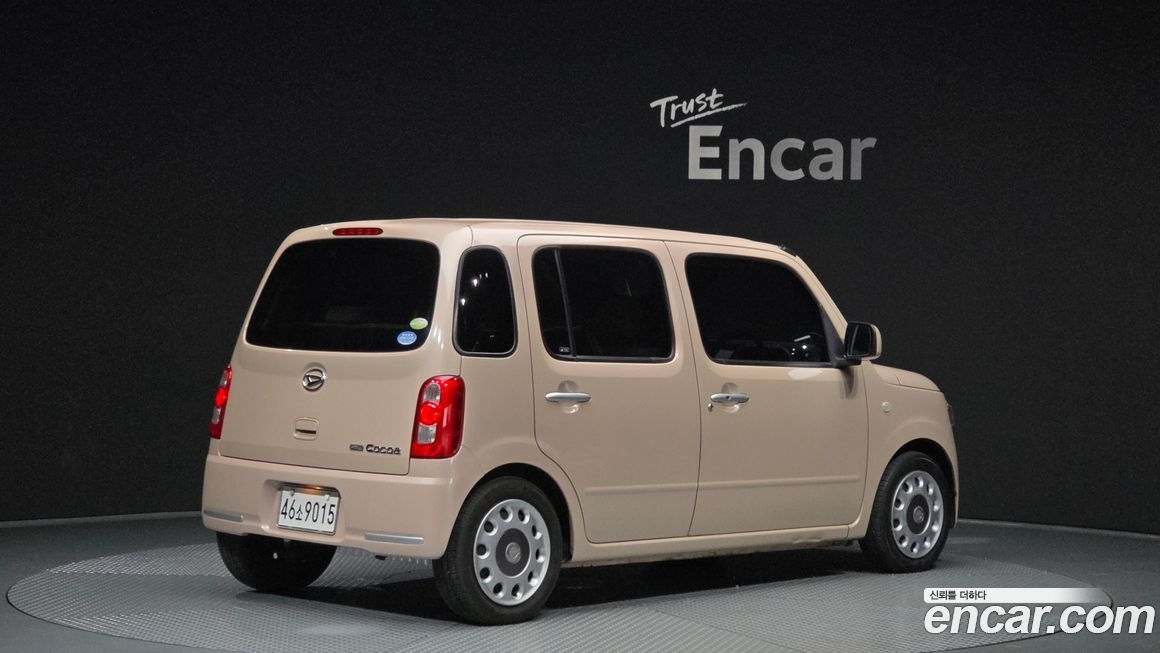Daihatsu Mira 2011