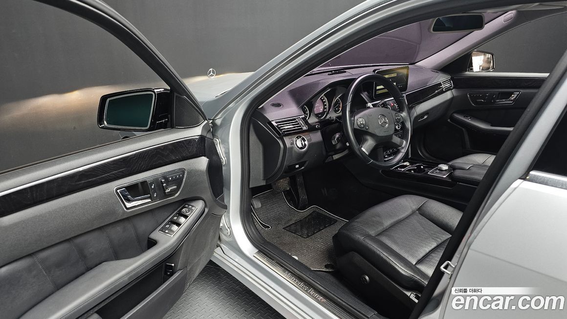 Mercedes-Benz E-Class 2011