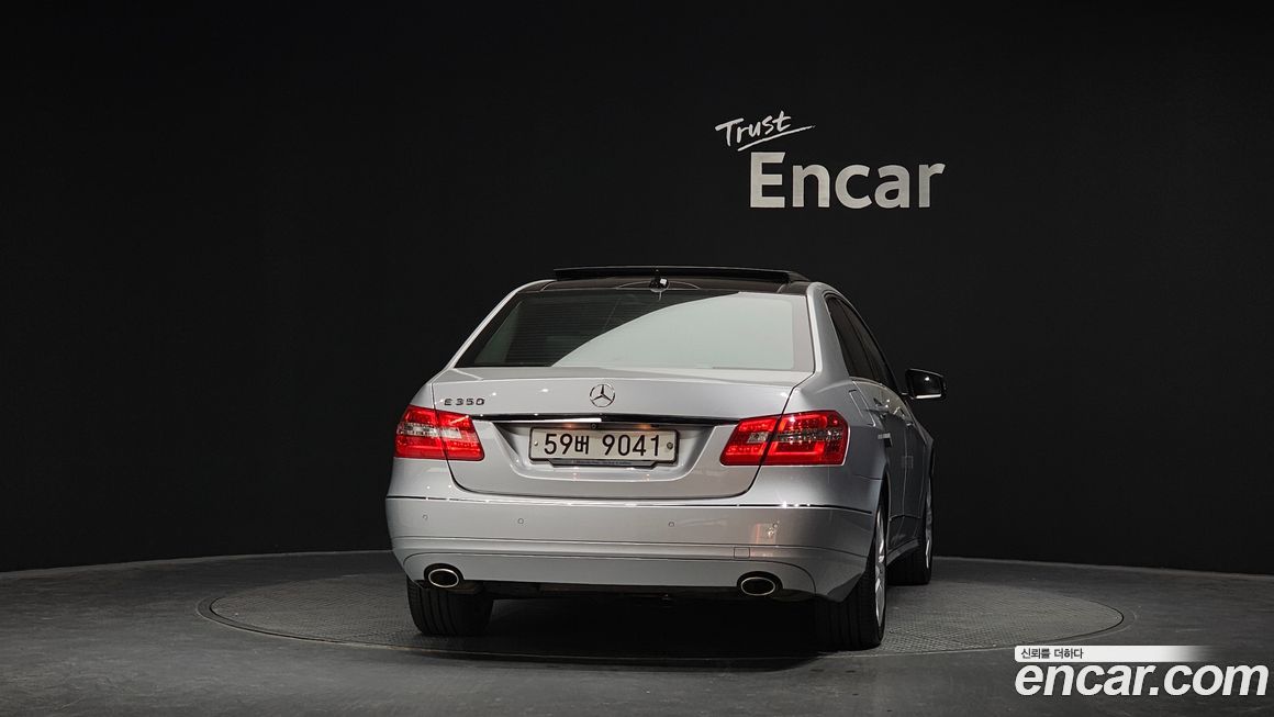 Mercedes-Benz E-Class 2011