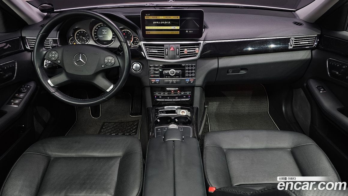 Mercedes-Benz E-Class 2011