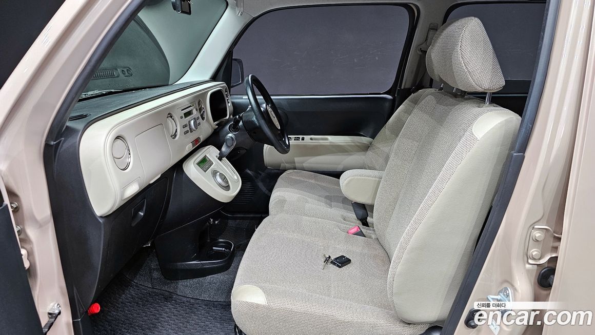 Daihatsu Mira 2011