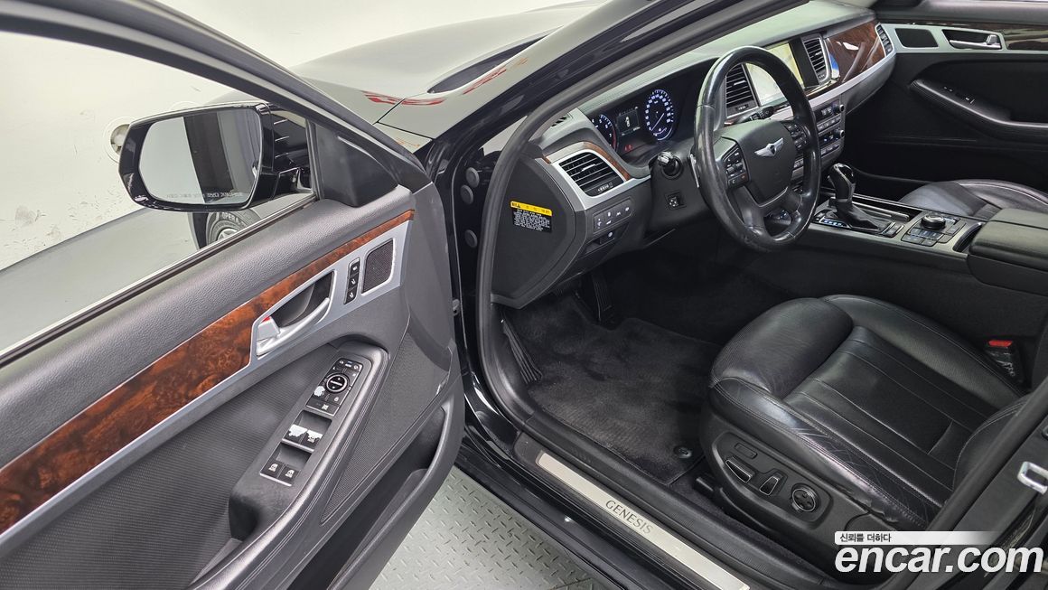 Hyundai Genesis 2014