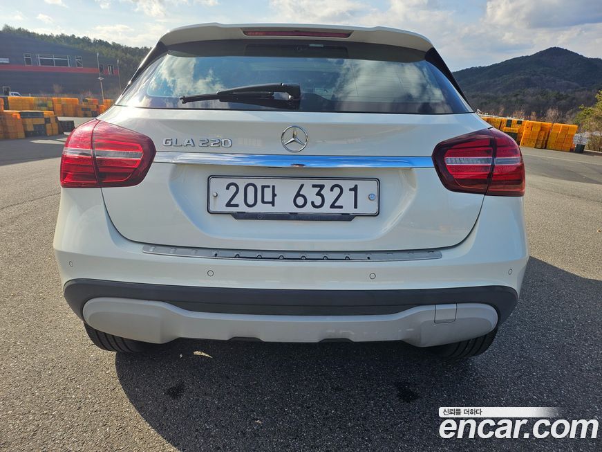 Mercedes-Benz GLA-Class 2018