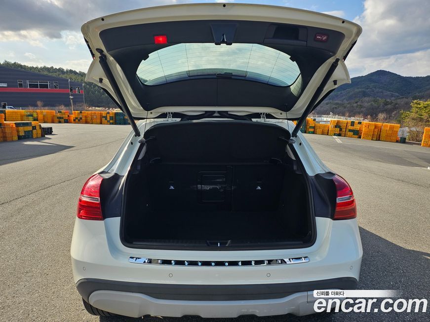 Mercedes-Benz GLA-Class 2018