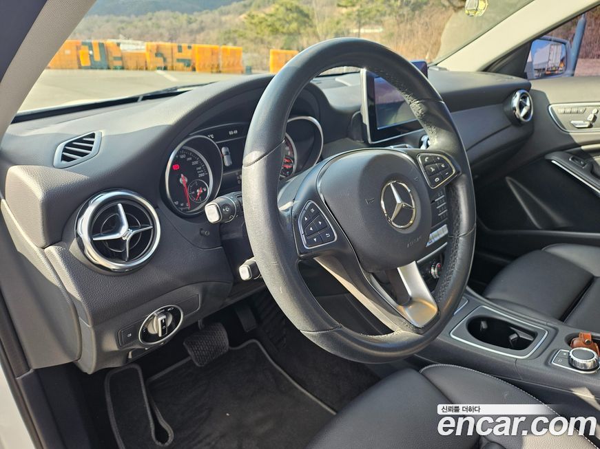 Mercedes-Benz GLA-Class 2018