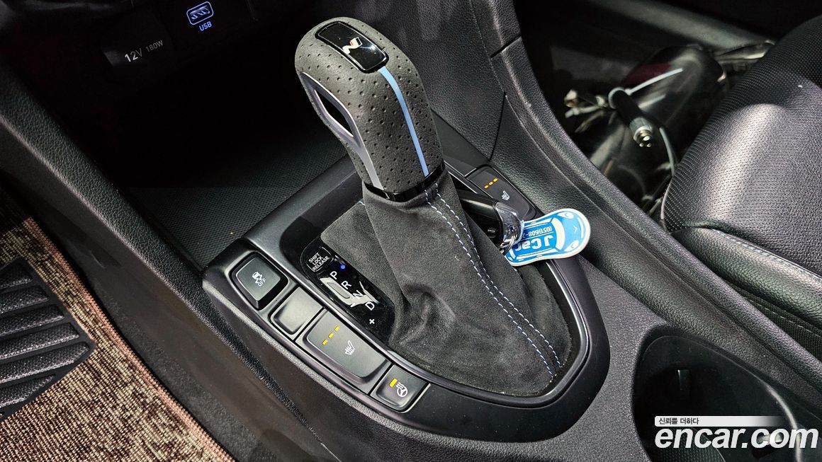 Hyundai Veloster 2021