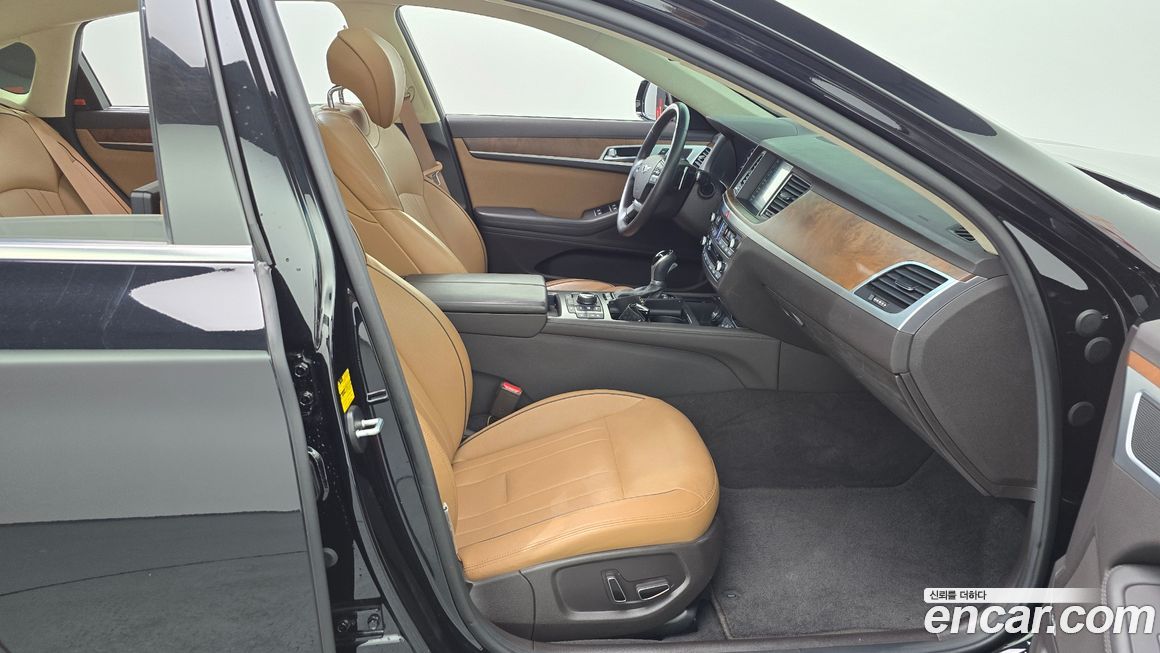 Hyundai Genesis 2016