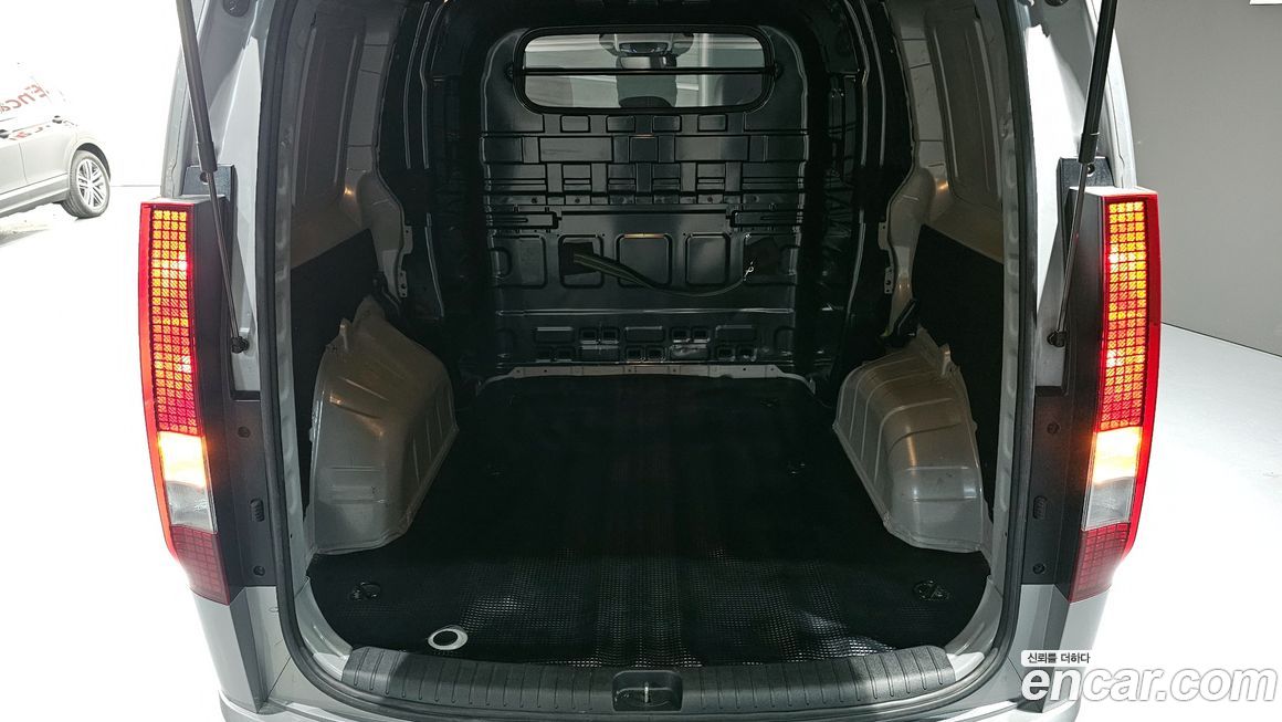 Hyundai Staria 2024