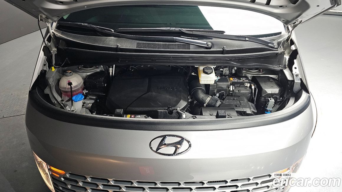 Hyundai Staria 2024