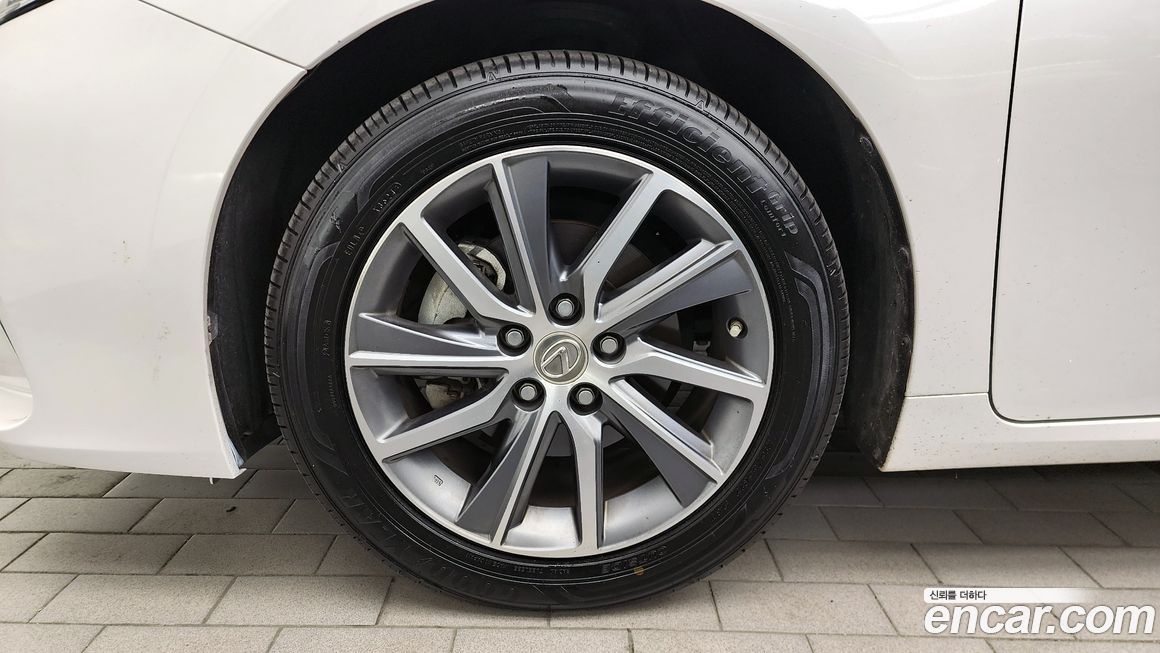 Lexus ES 2018