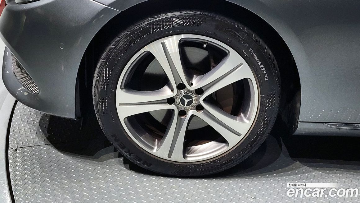 Mercedes-Benz E-Class 2019