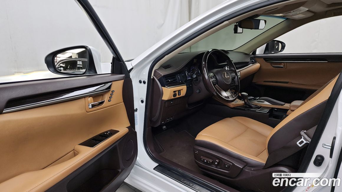 Lexus ES 2018