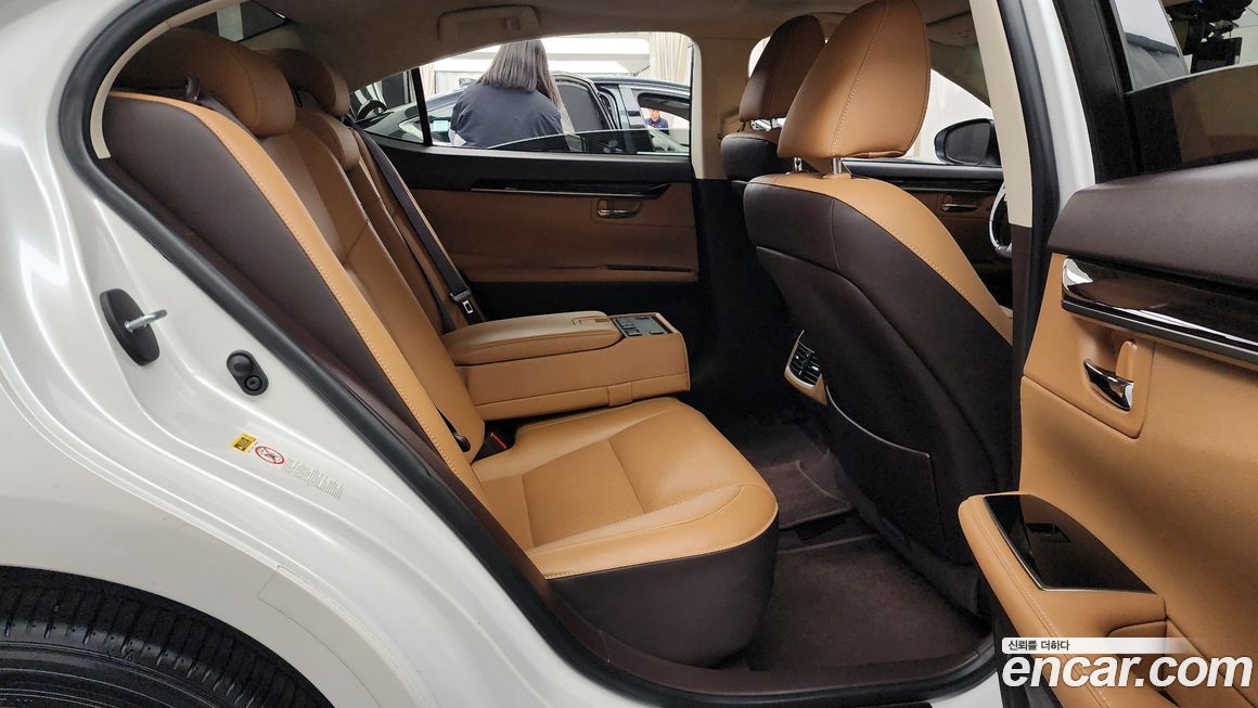 Lexus ES 2018