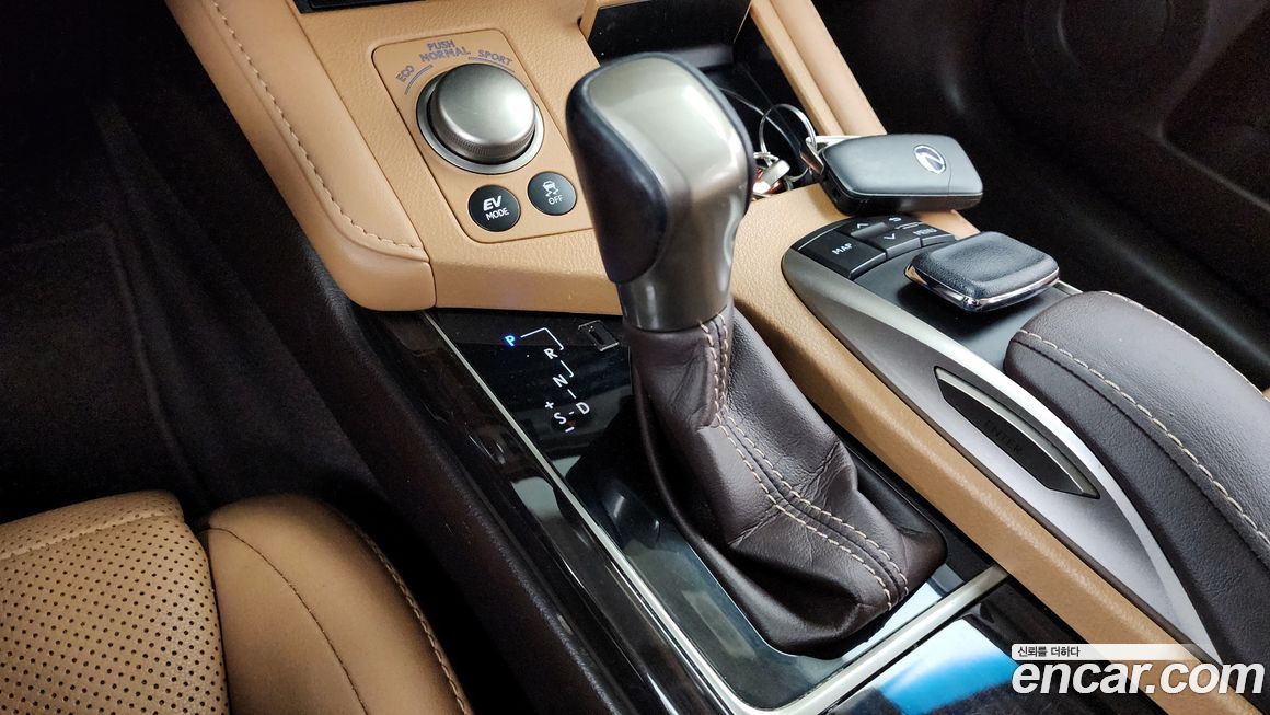 Lexus ES 2018