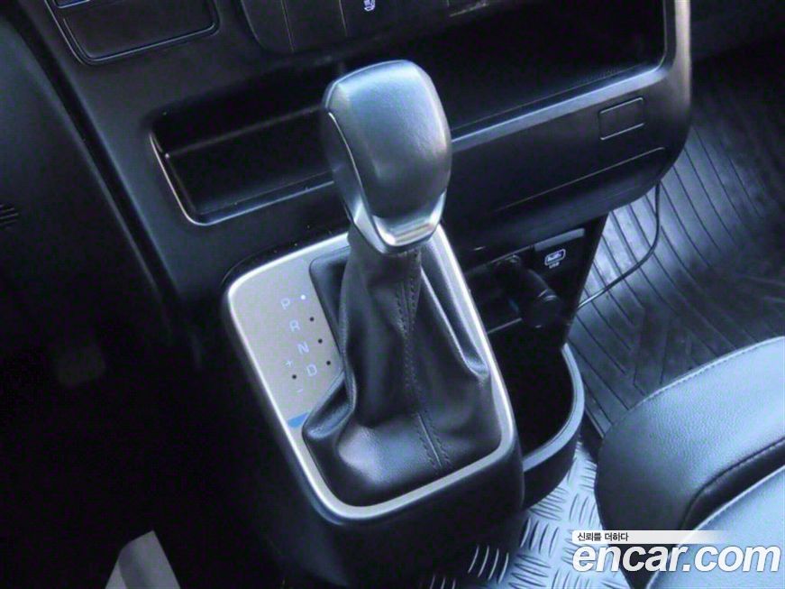 Hyundai Staria 2025