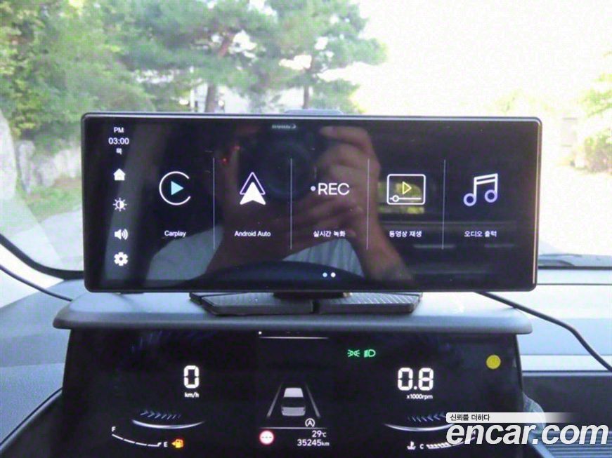 Hyundai Staria 2025