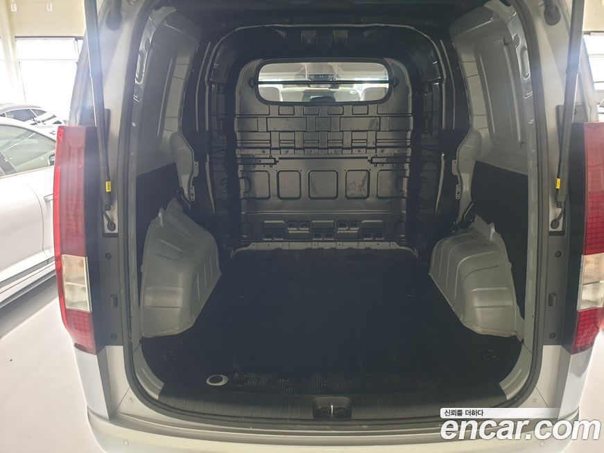 Hyundai Staria 2023