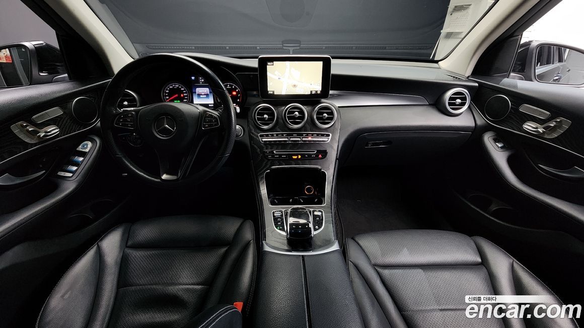 Mercedes-Benz GLC-Class 2019