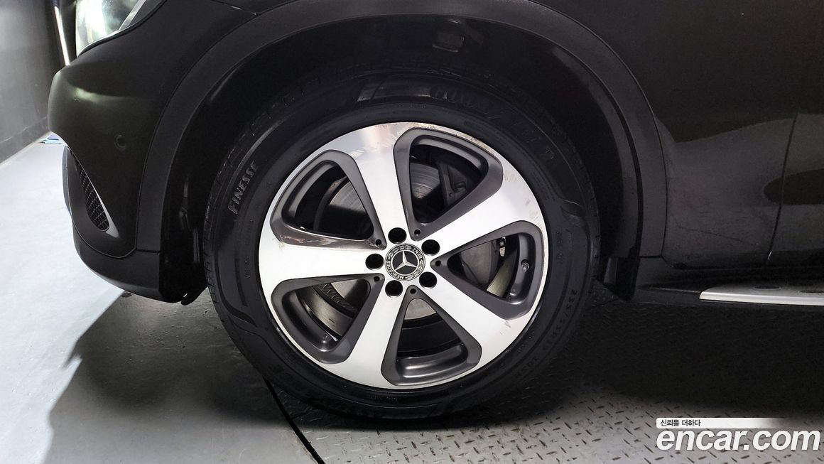 Mercedes-Benz GLC-Class 2019