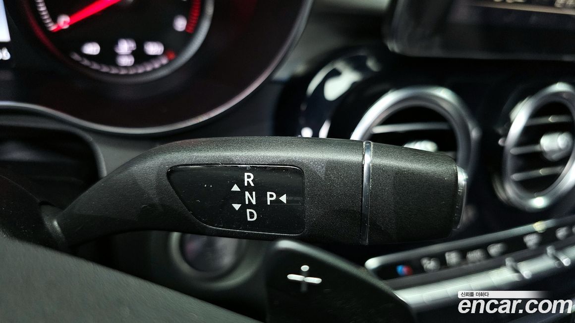 Mercedes-Benz GLC-Class 2019