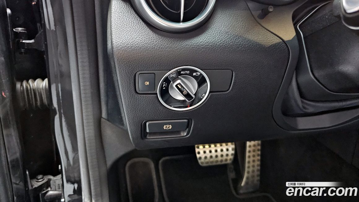 Mercedes-Benz SLC-Class 2018