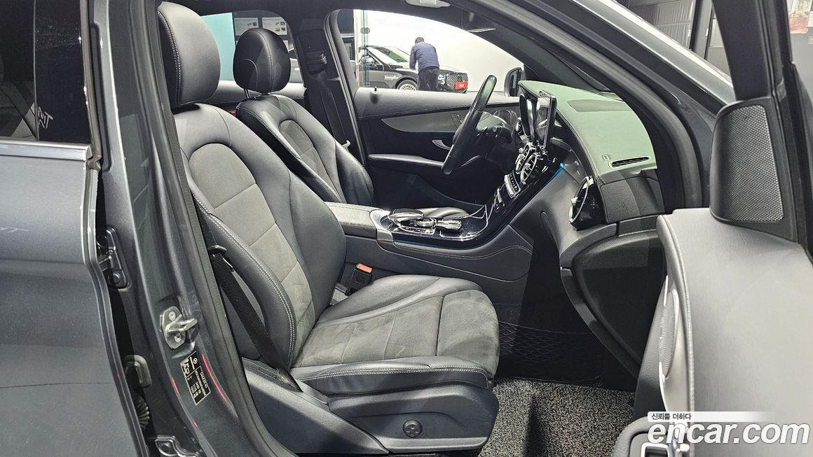 Mercedes-Benz GLC-Class 2019