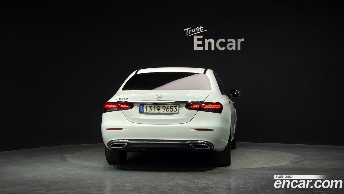 Mercedes-Benz E-Class 2021