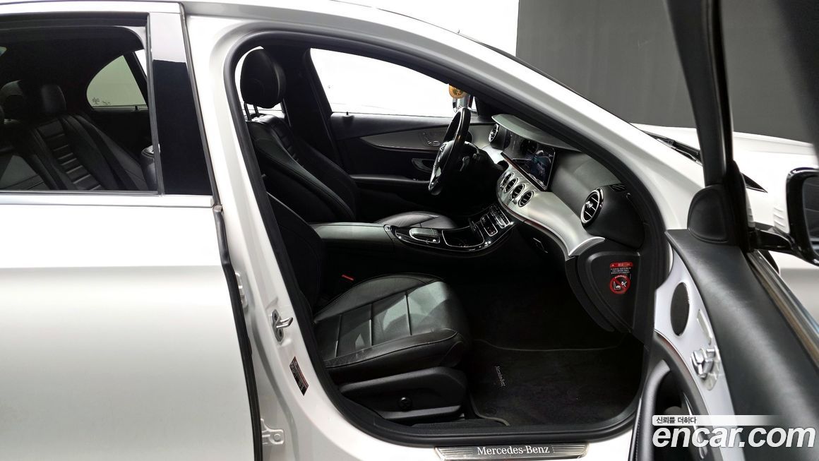 Mercedes-Benz E-Class 2021