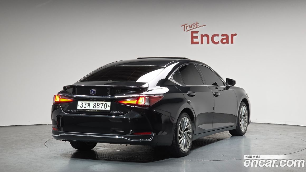Lexus ES 2019