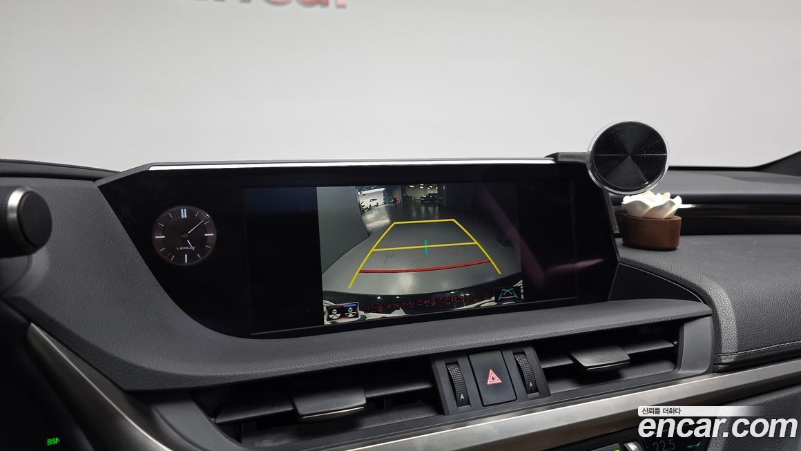 Lexus ES 2019