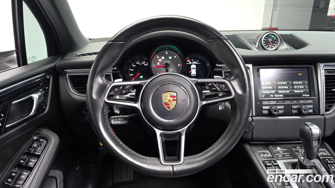 Porsche Macan 2016