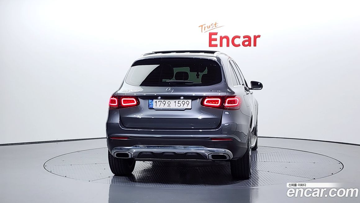 Mercedes-Benz GLC-Class 2021