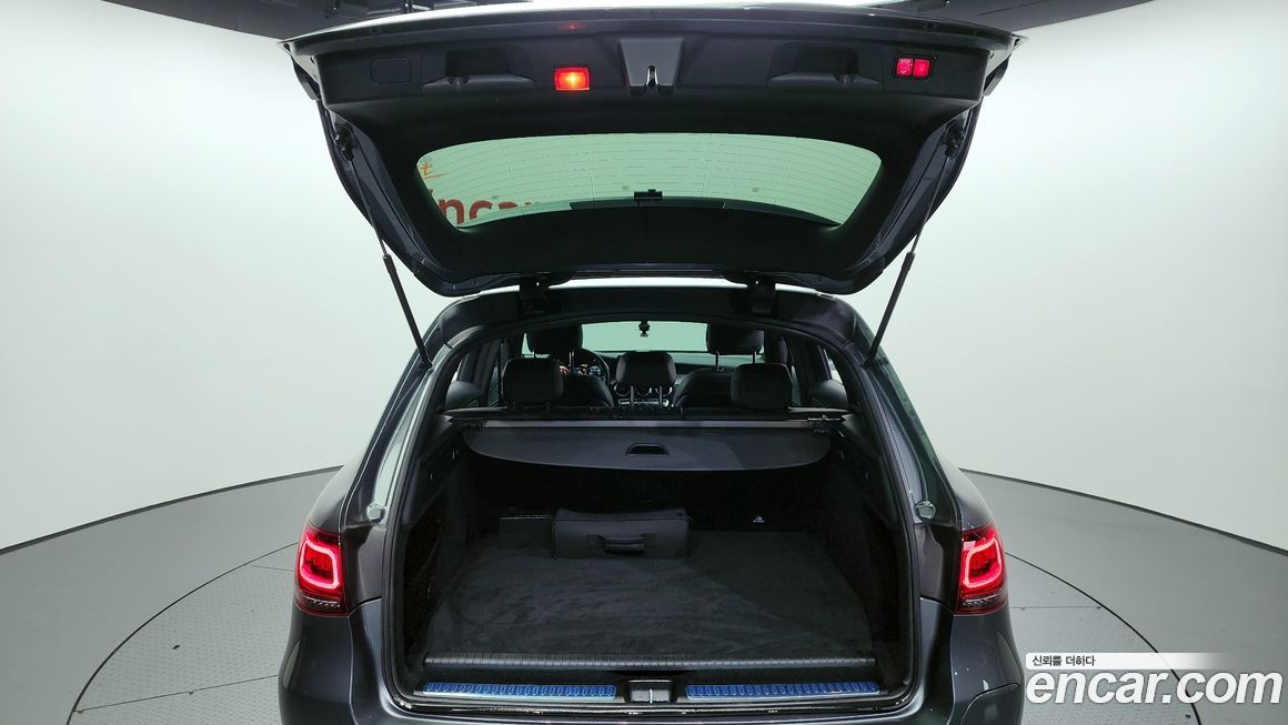 Mercedes-Benz GLC-Class 2021