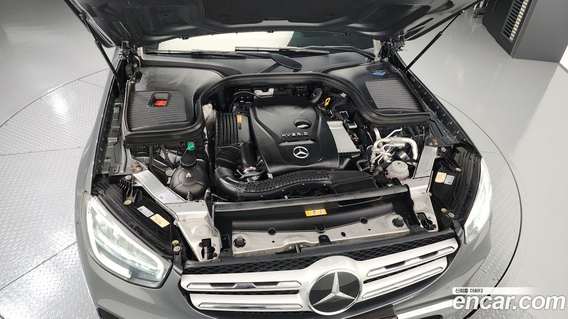 Mercedes-Benz GLC-Class 2021