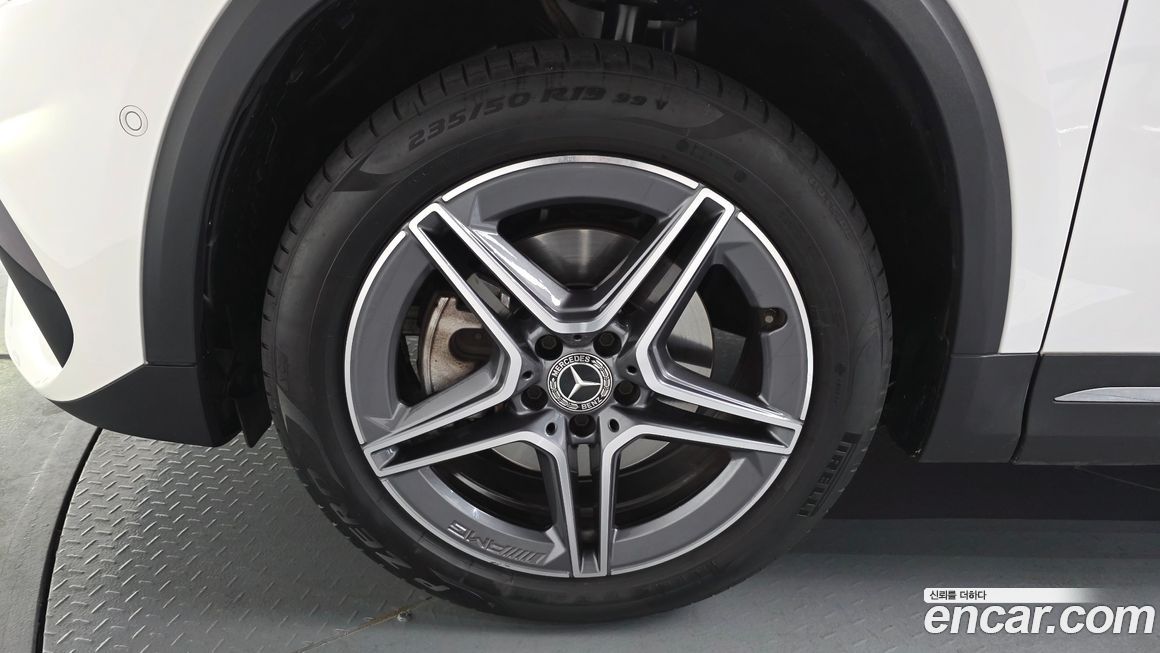 Mercedes-Benz GLA-Class 2023