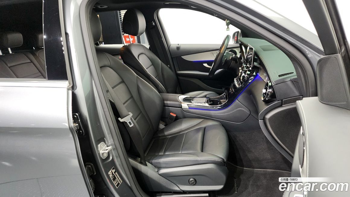 Mercedes-Benz GLC-Class 2021