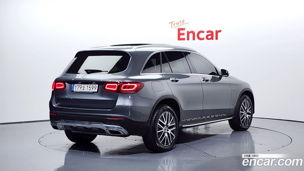 Mercedes-Benz GLC-Class 2021