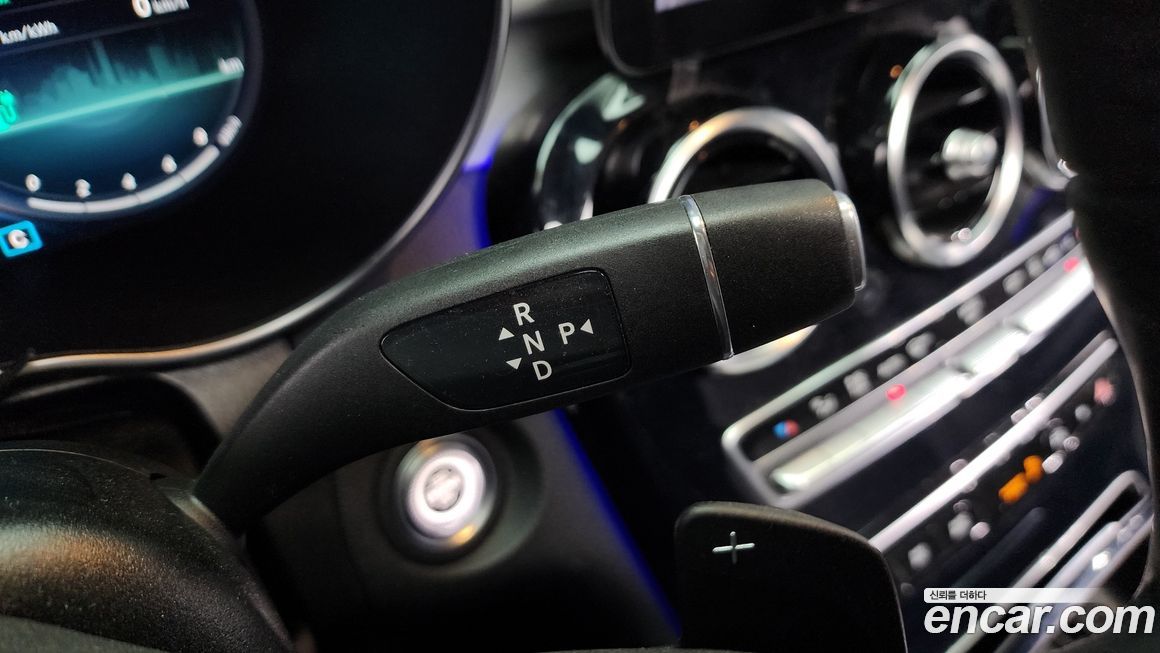 Mercedes-Benz GLC-Class 2021