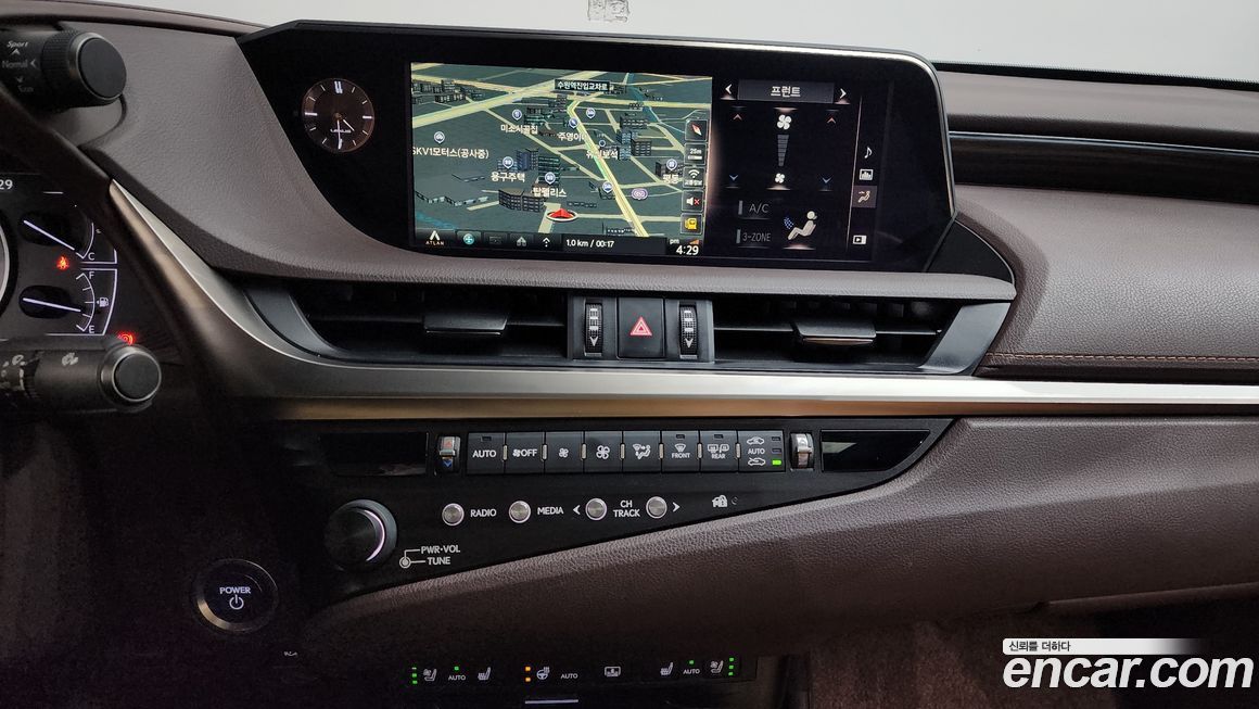Lexus ES 2019
