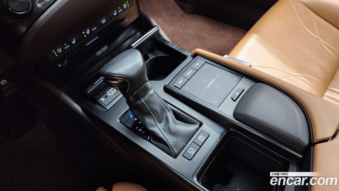 Lexus ES 2019