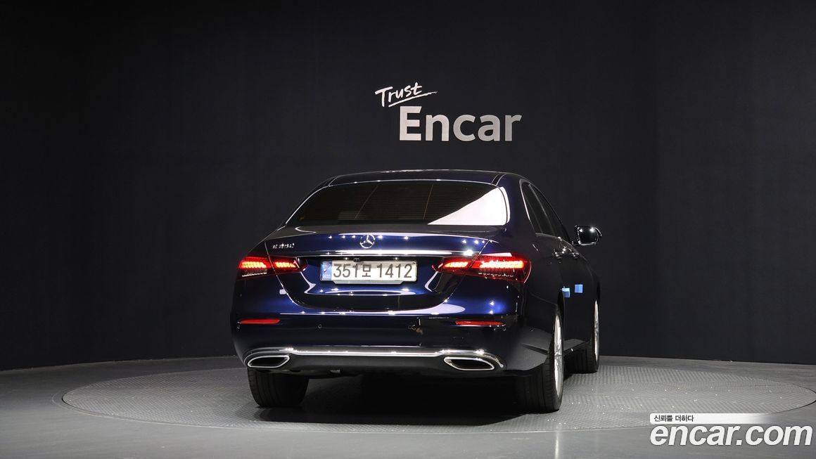 Mercedes-Benz E-Class 2022