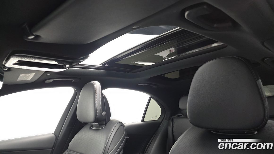 Mercedes-Benz C-Class 2022