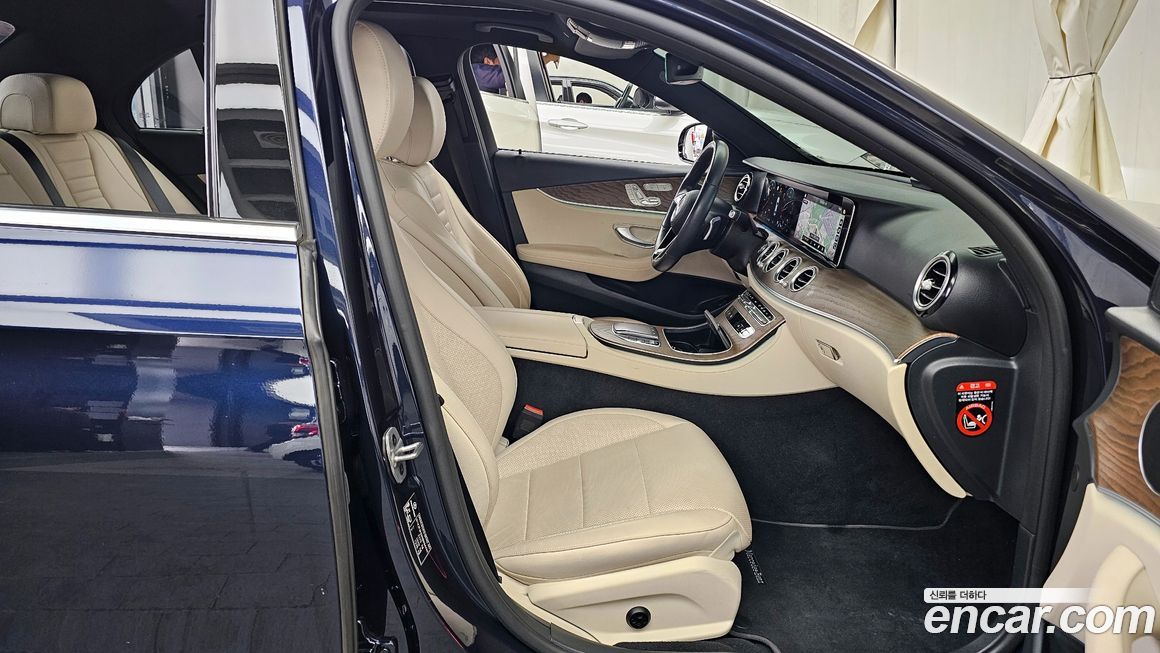 Mercedes-Benz E-Class 2022