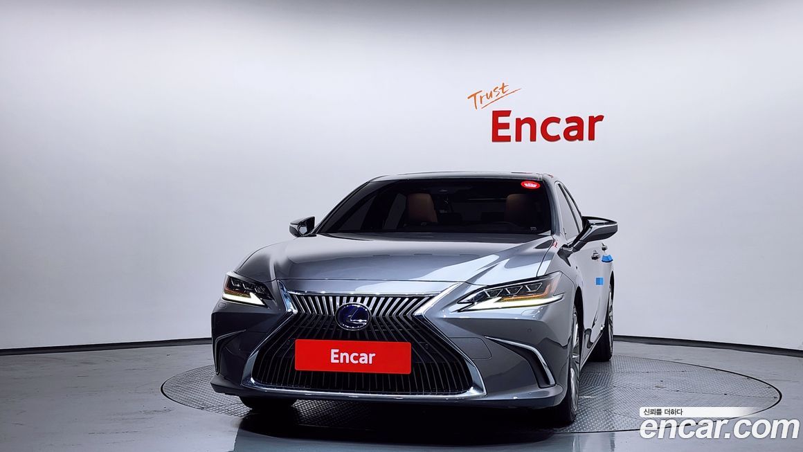 Lexus ES 2019