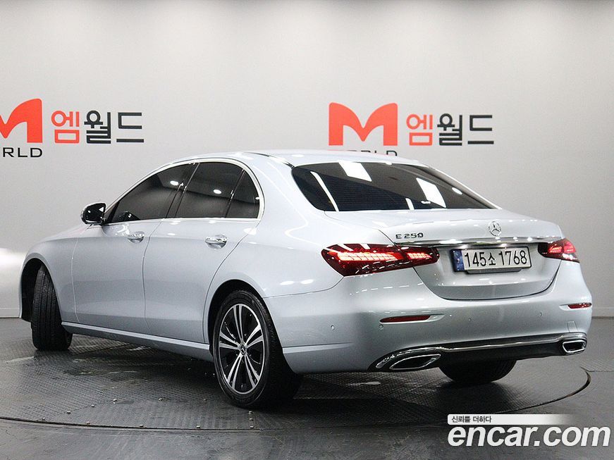 Mercedes-Benz E-Class 2022