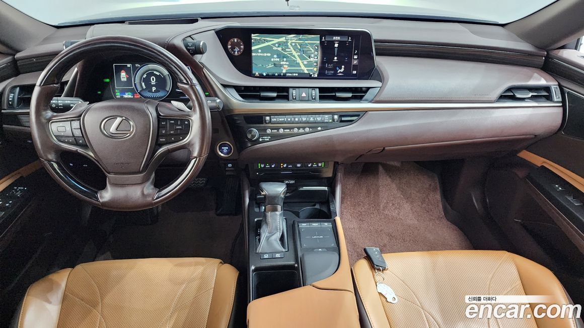 Lexus ES 2019